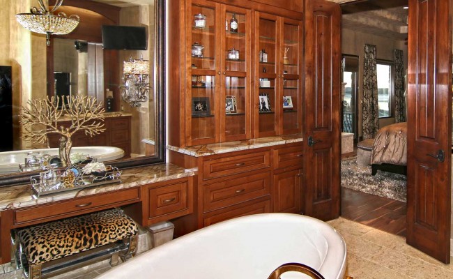 Lake-Travis-Modern-Italian-Masterbath-by-Zbranek-and-Holt-Custom-Homes-Lake-Travis-Luxury-Home-Builders