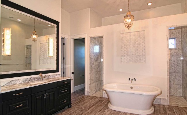 Westlake-Hills-Contemporary-Master-Bath-by-Zbranek-and-Holt-Custom-Homes,-Austin-Home-Builders-(1)